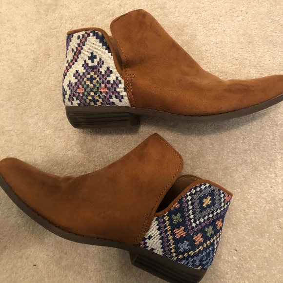 Aztec Print Detail Ankle Booties 
